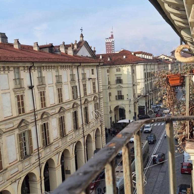Nel Salotto di Torino - Spaziosa - Ideale per Famiglie e Gruppi - Family Two-Bedroom Apartment with View - 4