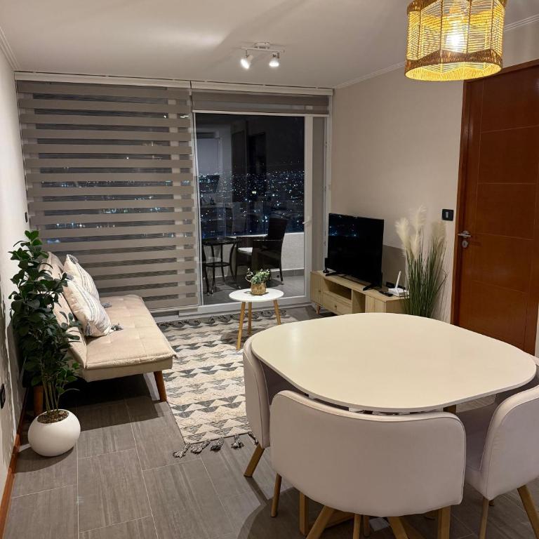 Frente a Playa Brava, Cerca Cavancha, WiFi - One-Bedroom Apartment - 1
