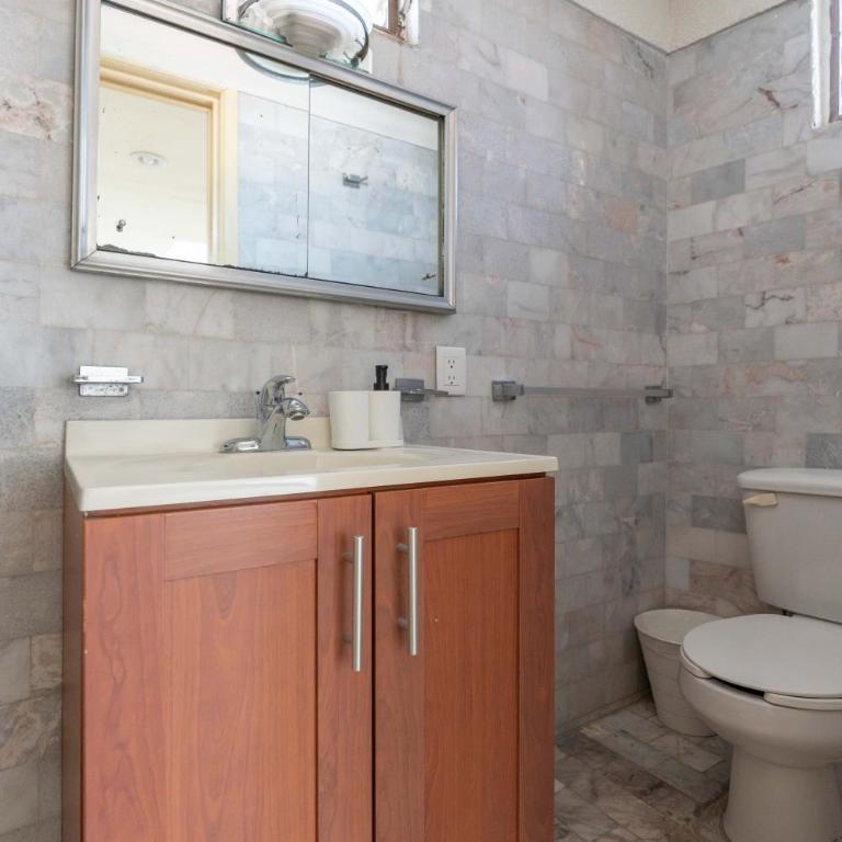 Family Home with Private Pool - Family Room - 55