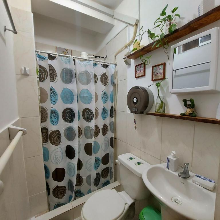 Amazon House Hostel - Double Room with fan - 6