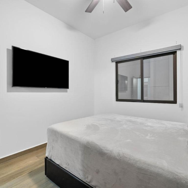 Playas de Tijuana - Four-Bedroom House - 3