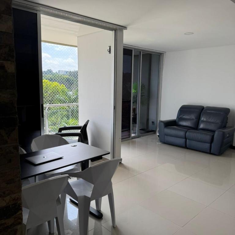 Apartamento amoblado en Pance - Apartamento de 3 dormitorios - 11