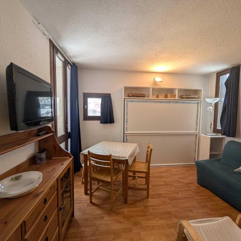 Studio 2 pers, proche pistes et commerce, parking - FR-1-445-234 - Monolocale - 1