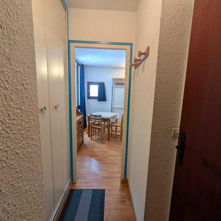 Studio 2 pers, proche pistes et commerce, parking - FR-1-445-234 - Monolocale - 4