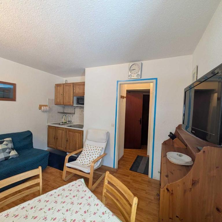 Studio 2 pers, proche pistes et commerce, parking - FR-1-445-234 - Monolocale - 6