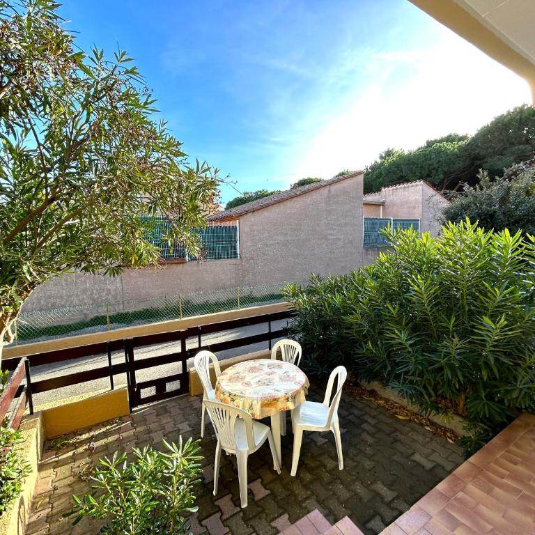 Rez-de-jardin confortable avec terrasse proche plage, parking privé - FR-1-837-62 - Apartamento - 1