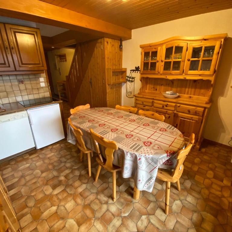 Appartement spacieux avec balcon exposé Sud/Ouest et connexion WIFI - Appartement 2 Chambres - 12