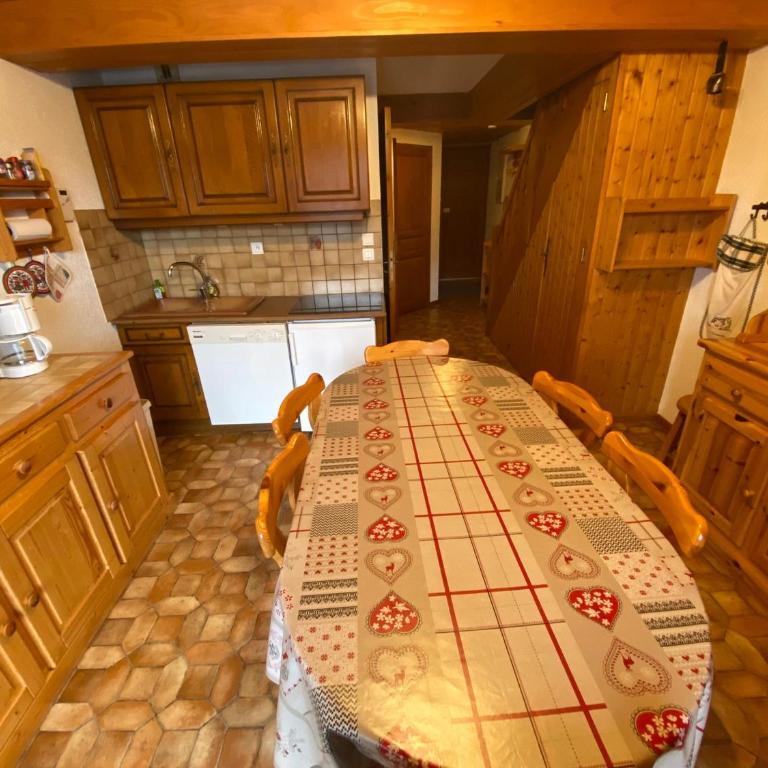 Appartement spacieux avec balcon exposé Sud/Ouest et connexion WIFI - Appartement 2 Chambres - 14
