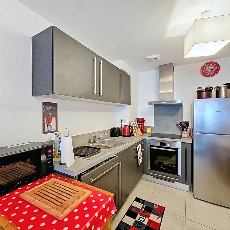 Appartement lumineux proche centre ville avec balcon et parking - FR-1-693-121 - Apartamento - 3