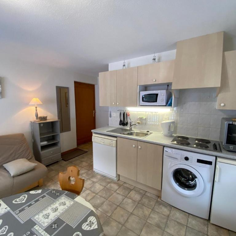Appartement calme, proche centre-ville, avec balcon et garage à Châtel - FR-1-693-122 - Apartment - 5
