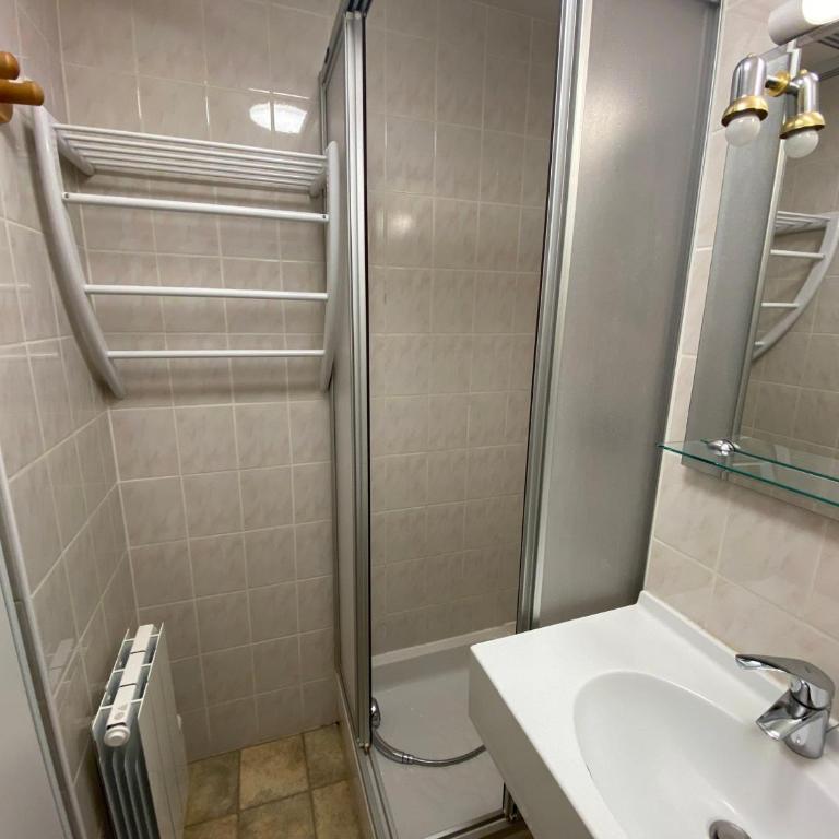 Appartement calme, proche centre-ville, avec balcon et garage à Châtel - FR-1-693-122 - Apartment - 10