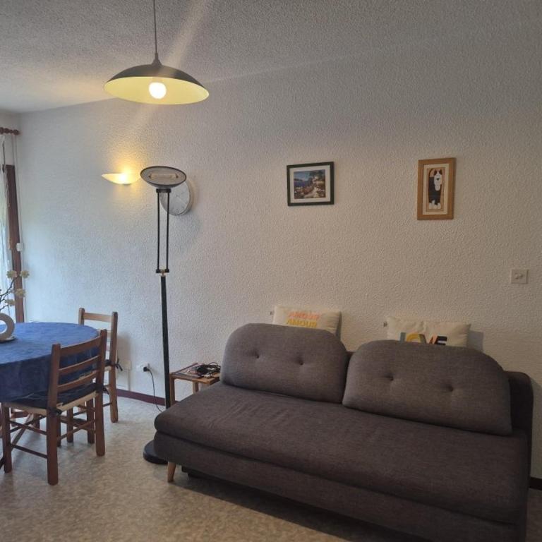 Appartement T2 avec Balcon et Parking à Cauterets - FR-1-234-350 - Appartement - 2