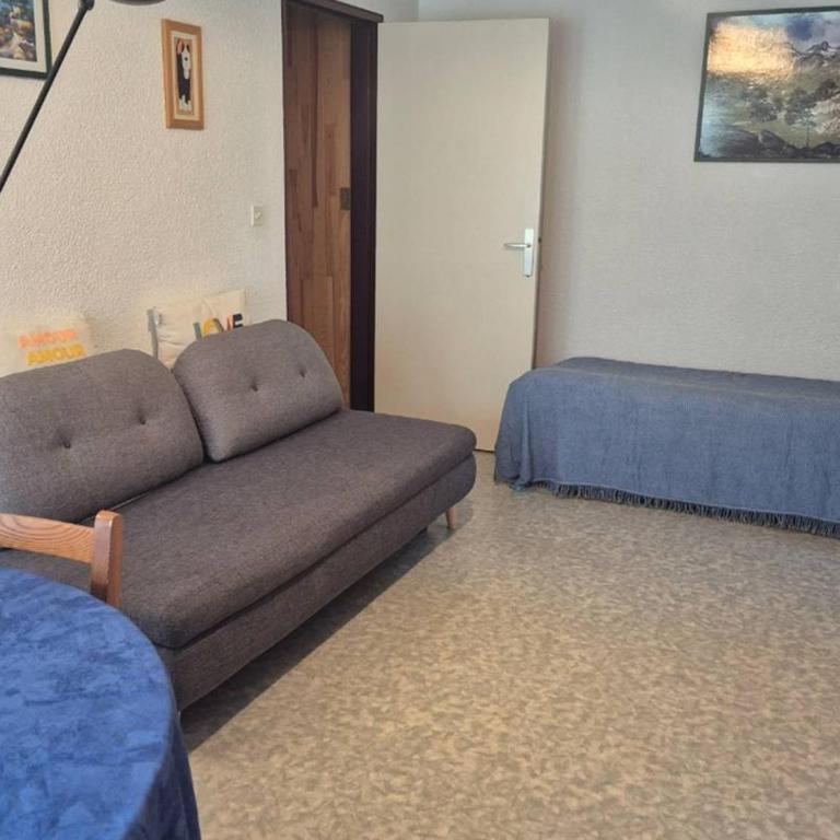Appartement T2 avec Balcon et Parking à Cauterets - FR-1-234-350 - Appartement - 3