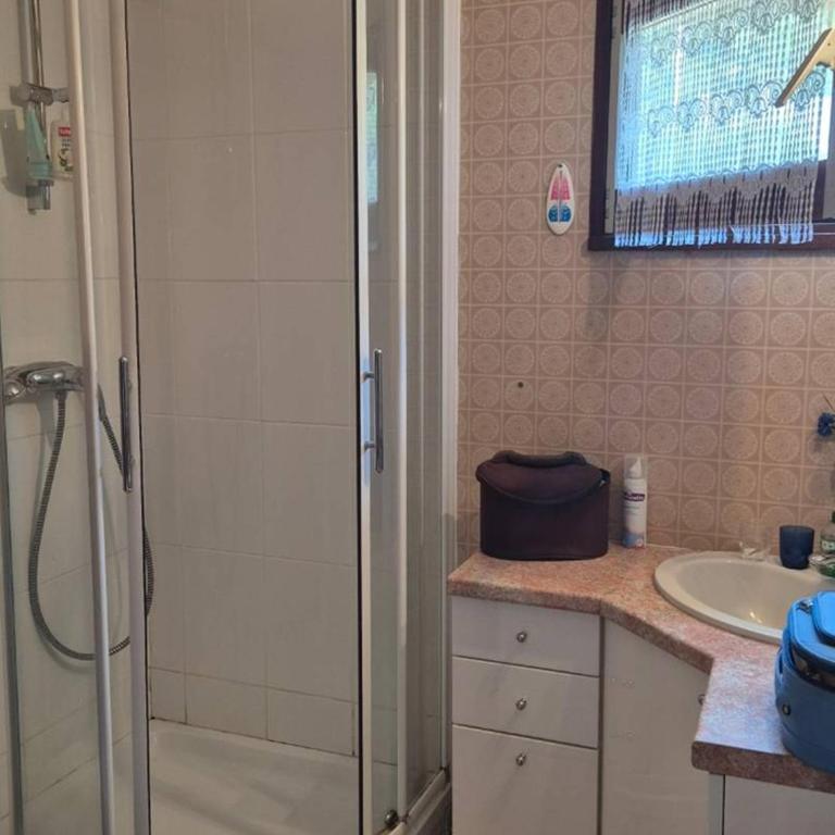 Appartement T2 avec Balcon et Parking à Cauterets - FR-1-234-350 - Appartement - 6