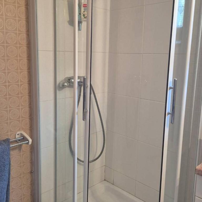 Appartement T2 avec Balcon et Parking à Cauterets - FR-1-234-350 - Appartement - 8