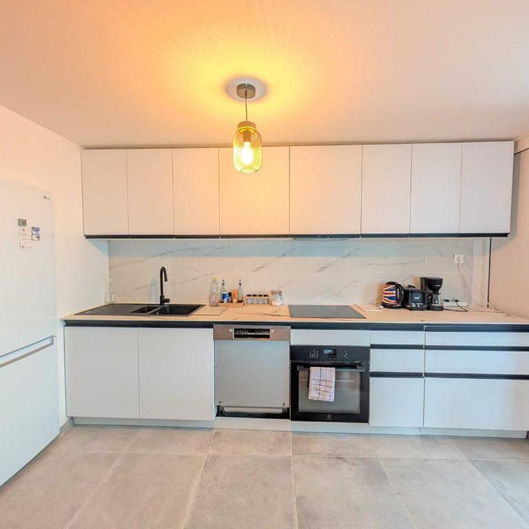 Superbe logement skis aux pieds, calme avec parking, près Montgenèvre - FR-1-445-233 - Appartement - 4