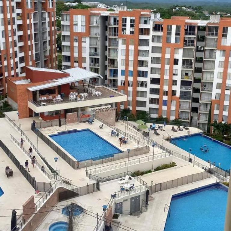 Espectacular Apartamento con Vista a Girardot - Reservas del Peñon - Three-Bedroom Apartment - 1