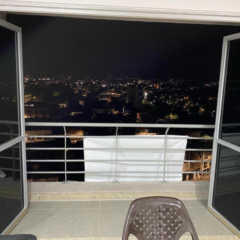 Espectacular Apartamento con Vista a Girardot - Reservas del Peñon - Three-Bedroom Apartment - 6
