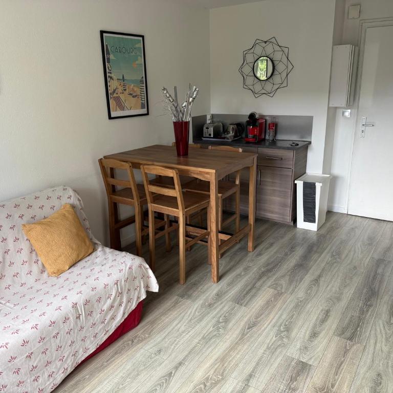 2 PIECES JARDIN, ACCES DIRECT MER ET PROCHE THALASSO - Appartement - 2
