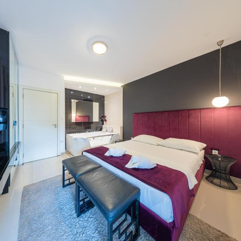 NAR Royalton Deluxe Apartment #40 Free Parking - One-Bedroom Apartment - 11