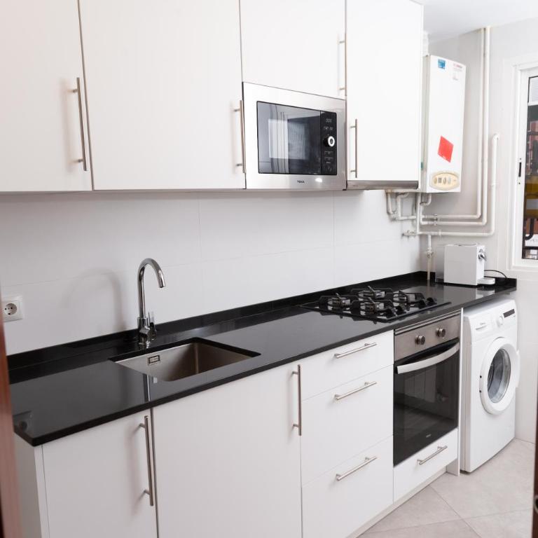 GranVia Fira Apartment - Apartamento de 3 dormitorios - 19