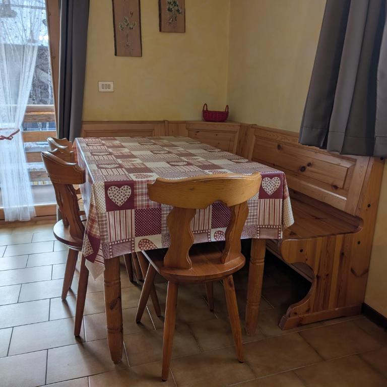 Bilocale Funivie Francesca - Appartamento con 1 Camera da Letto, Balcone e Vista Montagna - 4