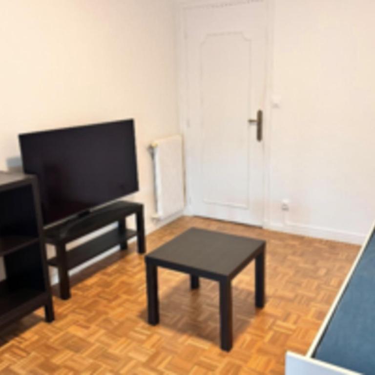 Studio with veranda 5min walk to the beach - Studio - 13