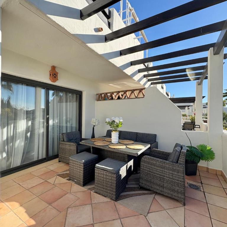 Casa SunsetGolf, 2-Bdrm, Pool, Garden, Parking - Apartamento de 2 dormitorios - 3