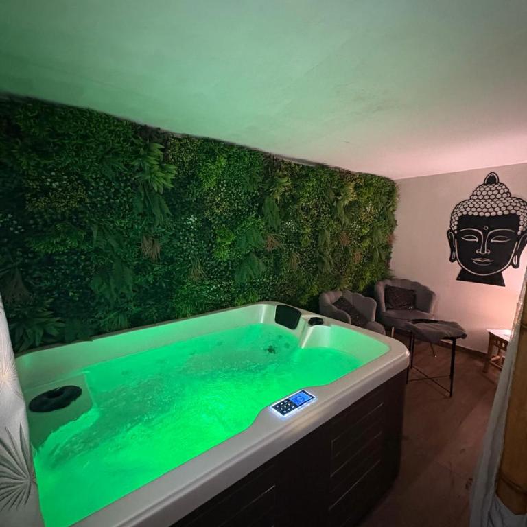 leverest rooms - Chambre Lit Queen-Size - Vue sur Piscine - 1