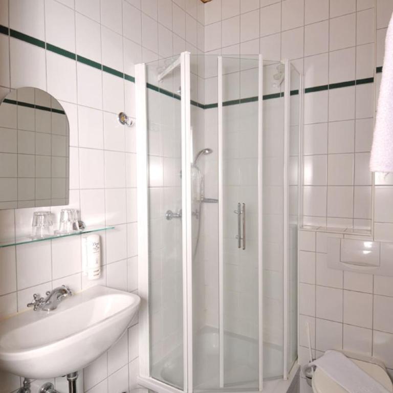 Stoffbauer GmbH - Doppel- oder Zweibettzimmer - 8