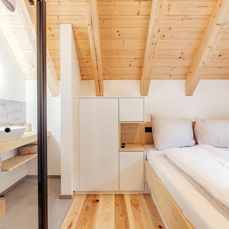 Rehfugium Lachtal by ALPS RESORTS - Two-Bedroom Chalet with Sauna 4 - 8