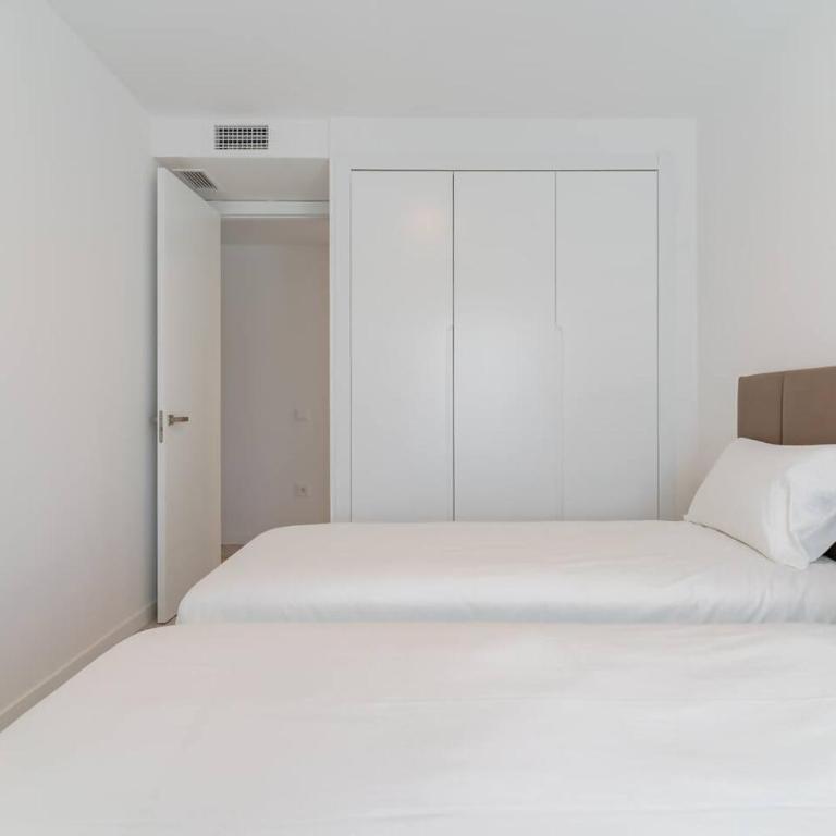 Bright and Stunning 2 bed Apartment in Southbay - RDR530 - Two-Bedroom Apartment - 36