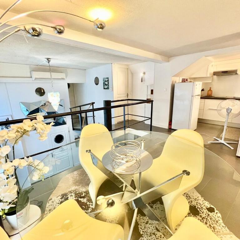 GRAND DUPLEX - Chic & Confort - VIEUX-PORT 2min à pied - CLIMATISATION - WIFI Gratuit - Appartement - 10