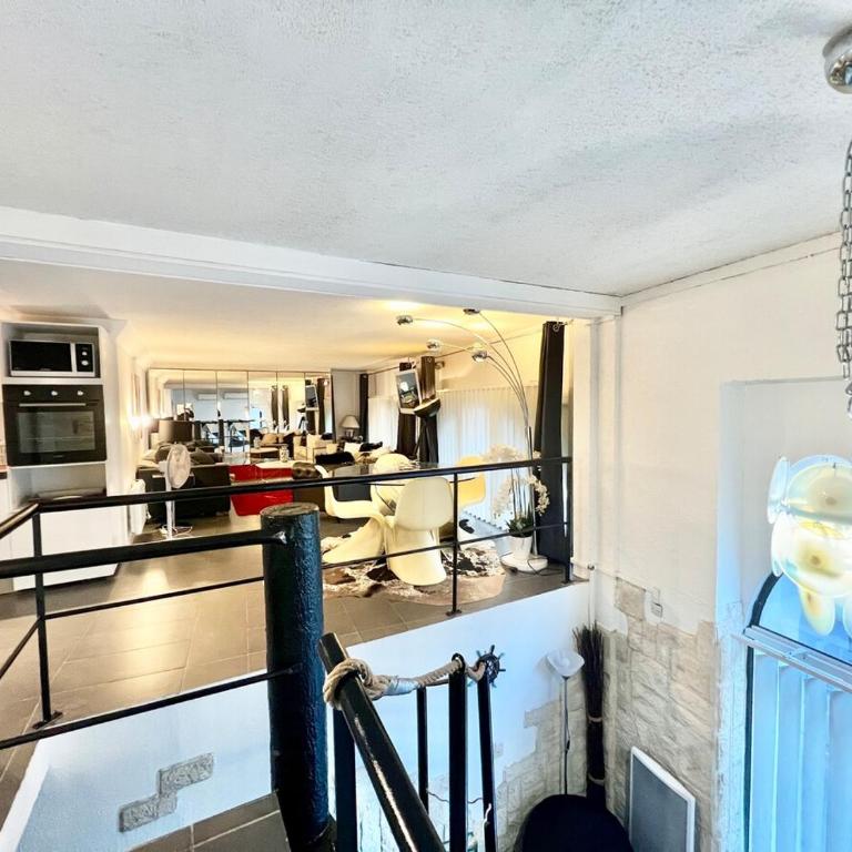 GRAND DUPLEX - Chic & Confort - VIEUX-PORT 2min à pied - CLIMATISATION - WIFI Gratuit - Appartement - 27