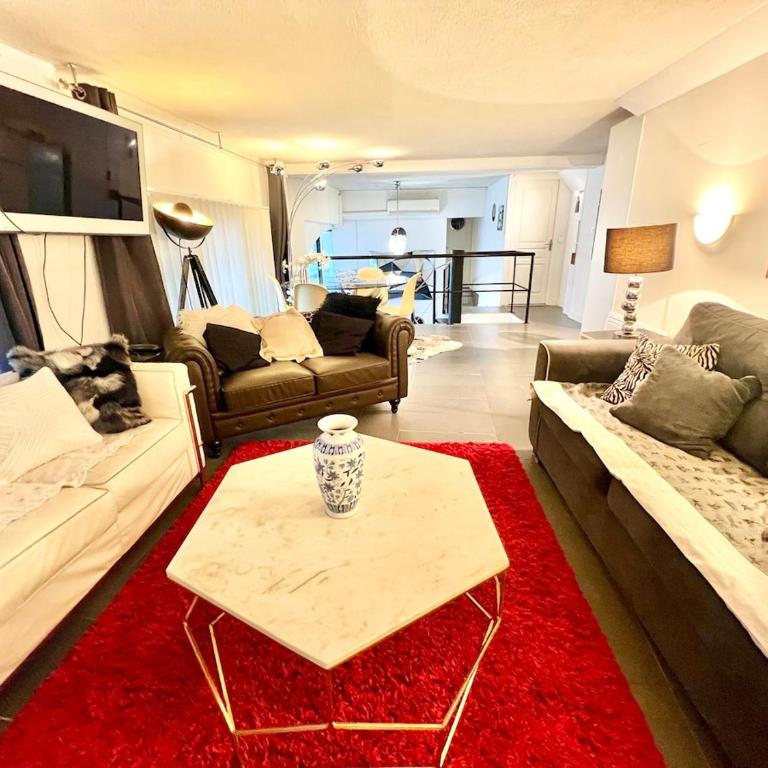 GRAND DUPLEX - Chic & Confort - VIEUX-PORT 2min à pied - CLIMATISATION - WIFI Gratuit - Appartement - 2