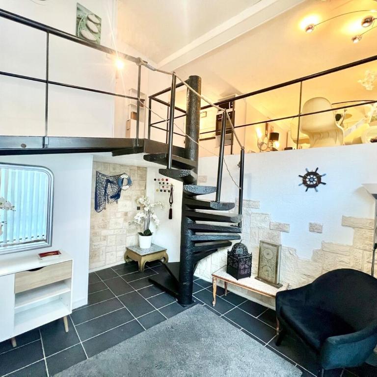GRAND DUPLEX - Chic & Confort - VIEUX-PORT 2min à pied - CLIMATISATION - WIFI Gratuit - Appartement - 1