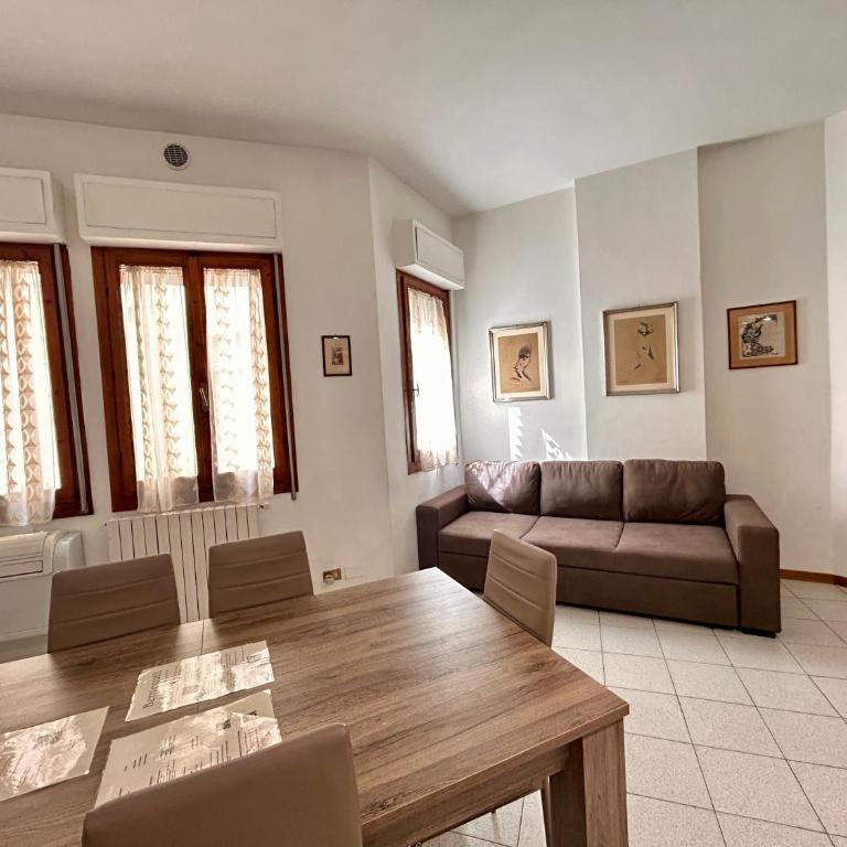 Federighi 2bd, 2bath, with elevator by FlorenceHospitality com - Two-Bedroom Apartment - 2