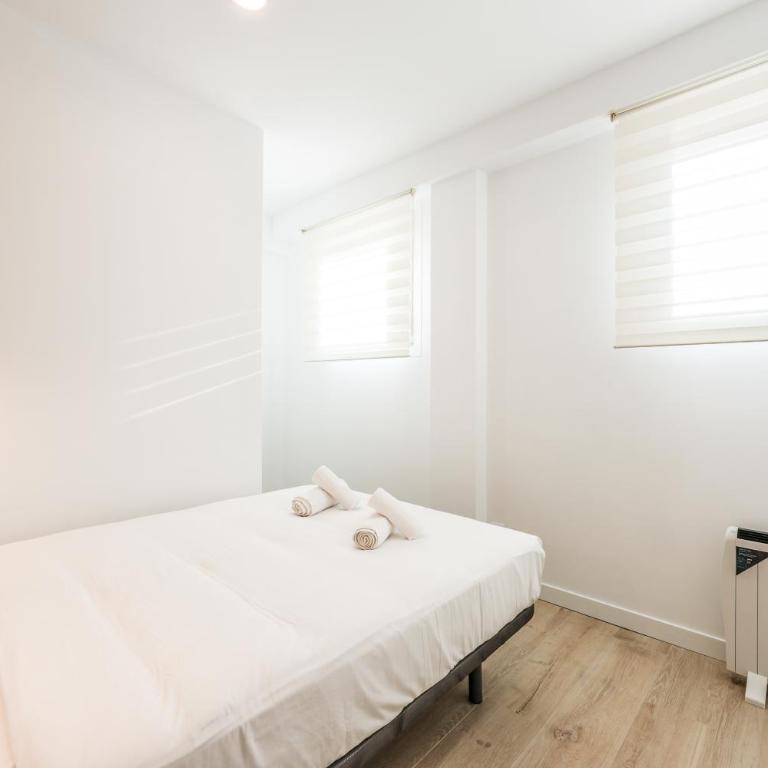 Elegant Space for Your Madrid Stay - Two-Bedroom Apartment - 15