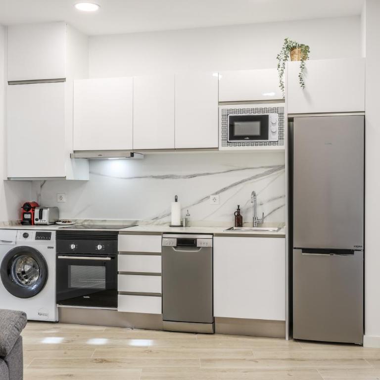 Elegant Space for Your Madrid Stay - Two-Bedroom Apartment - 2