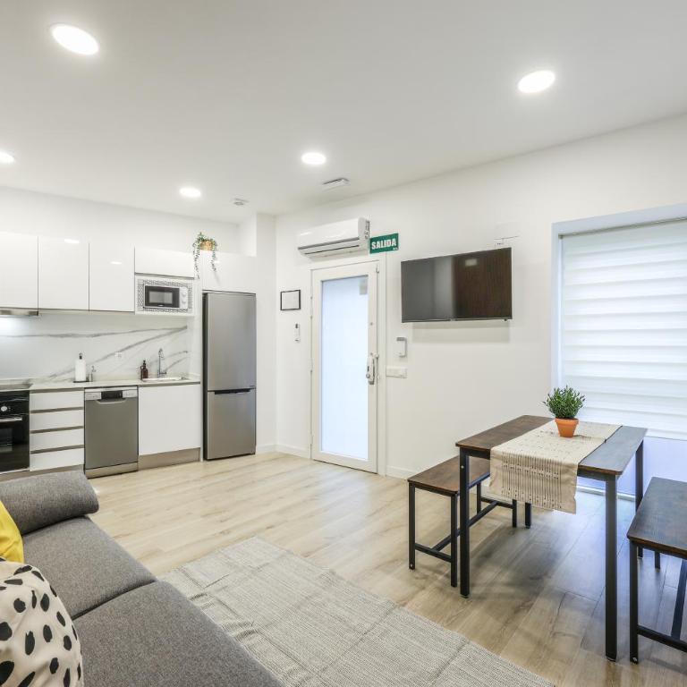 Elegant Space for Your Madrid Stay - Two-Bedroom Apartment - 11