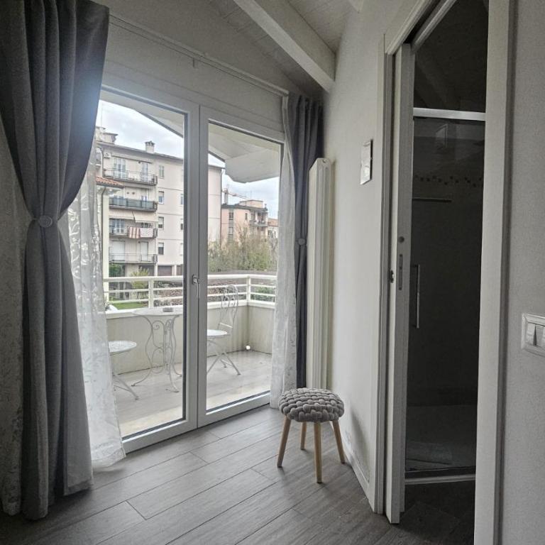 Chalet Deluxe, Villa Joy Verona, Private Chalet with Garden near City Center, Family Friendly, Independent Stay - Superior Chalet - 11