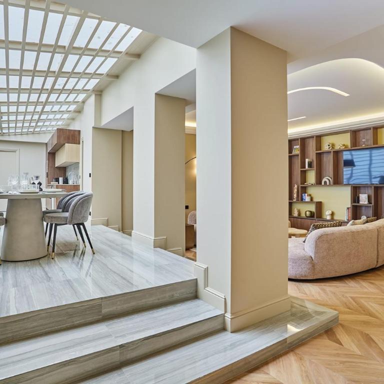 Incredible Le Marais apartment with Terrace - Four-Bedroom Apartment - 2
