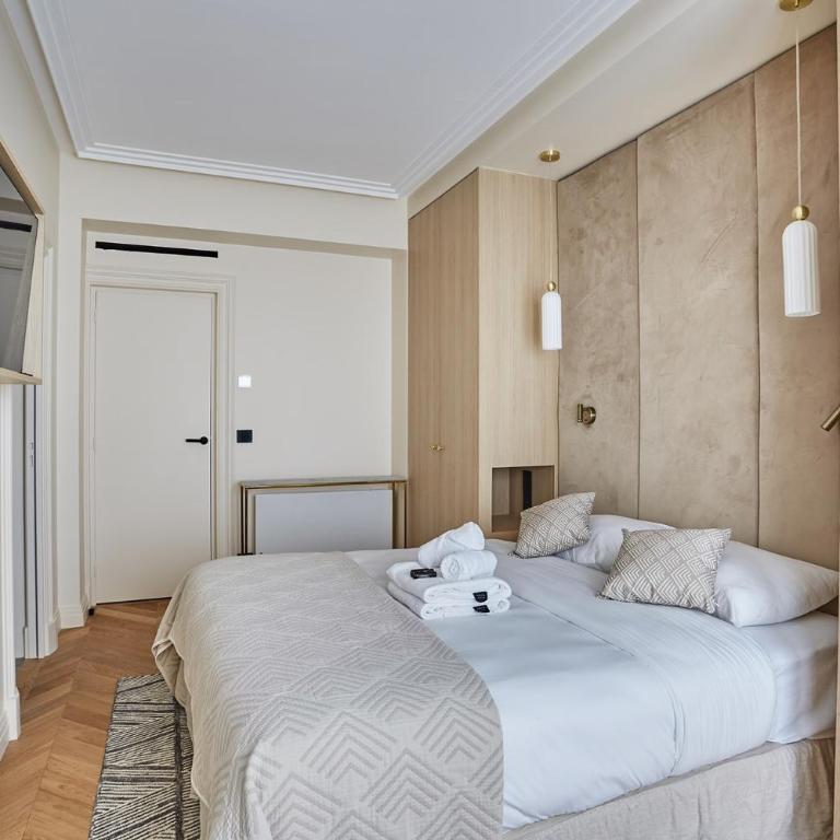 Incredible Le Marais apartment with Terrace - Four-Bedroom Apartment - 15