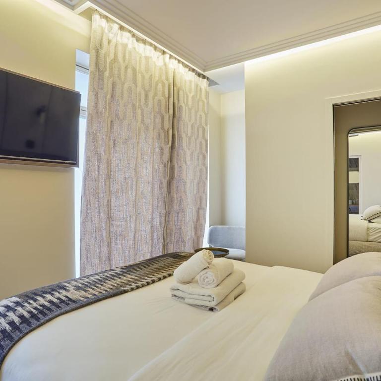 Incredible Le Marais apartment with Terrace - Four-Bedroom Apartment - 17