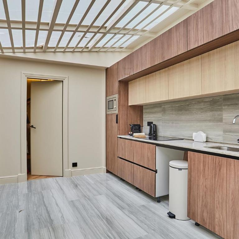 Incredible Le Marais apartment with Terrace - Four-Bedroom Apartment - 19