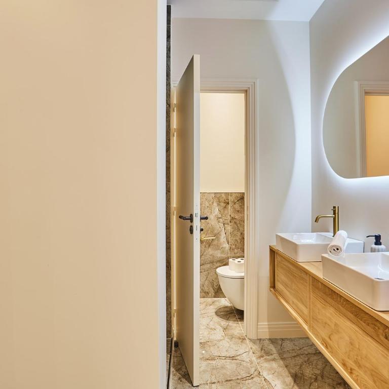 Incredible Le Marais apartment with Terrace - Four-Bedroom Apartment - 31