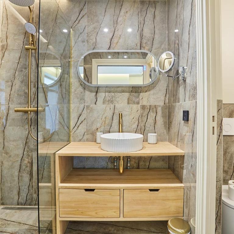 Incredible Le Marais apartment with Terrace - Four-Bedroom Apartment - 33