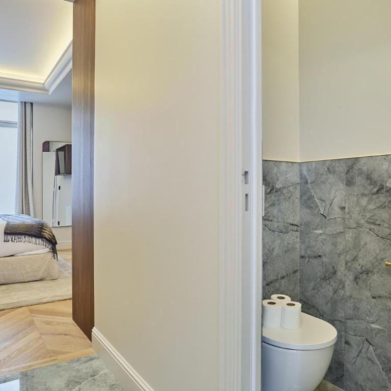 Incredible Le Marais apartment with Terrace - Four-Bedroom Apartment - 39