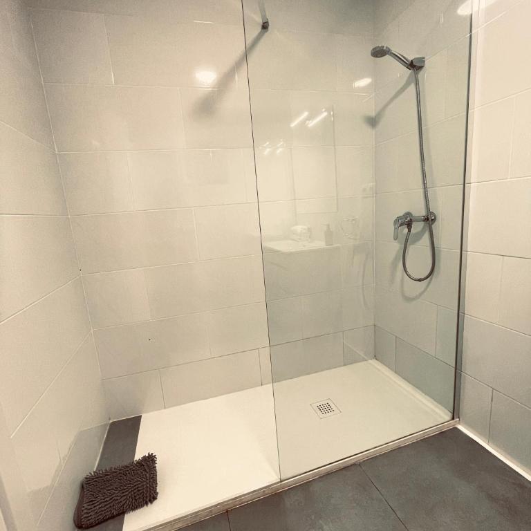 Apartamentos Tarradellas Sants Estació - Four-Bedroom Apartment 1 - 23