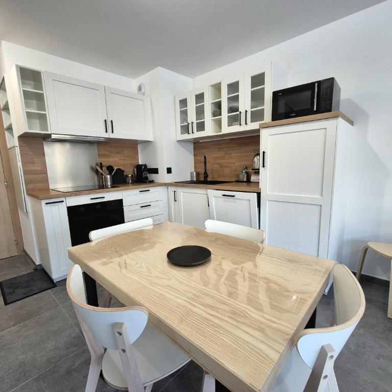 Charmant 2P Centre, Balcon & Parking - Apartment mit 1 Schlafzimmer - 2
